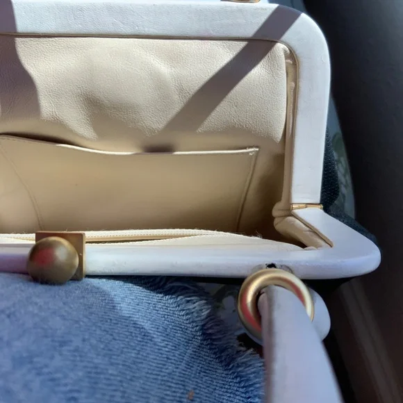 CHANEL PERFORATED KISS TOP CLOSURE BOW BLACK HANDBAG - Picture 10 of 14